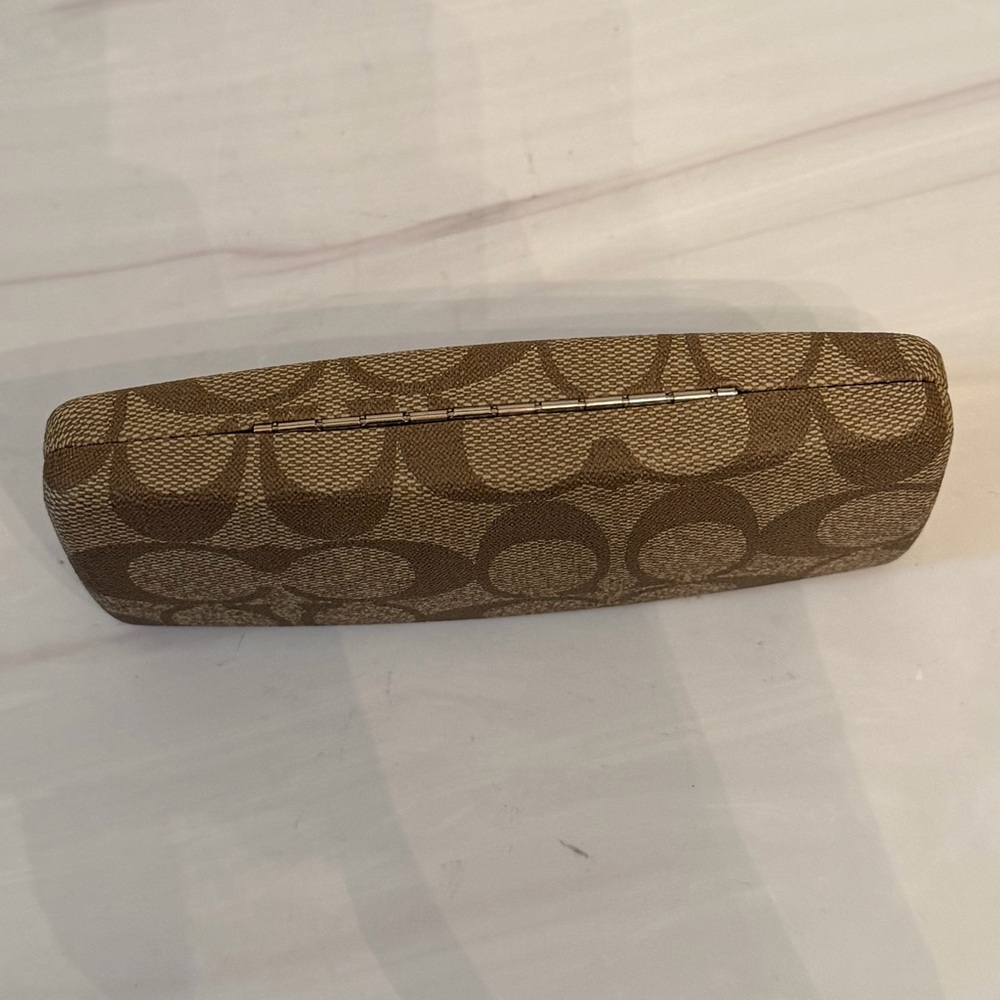 Coach Signature Monogram Hard Clamshell  Glasses Case with lens wipe - NEW - Picture 3 of 5